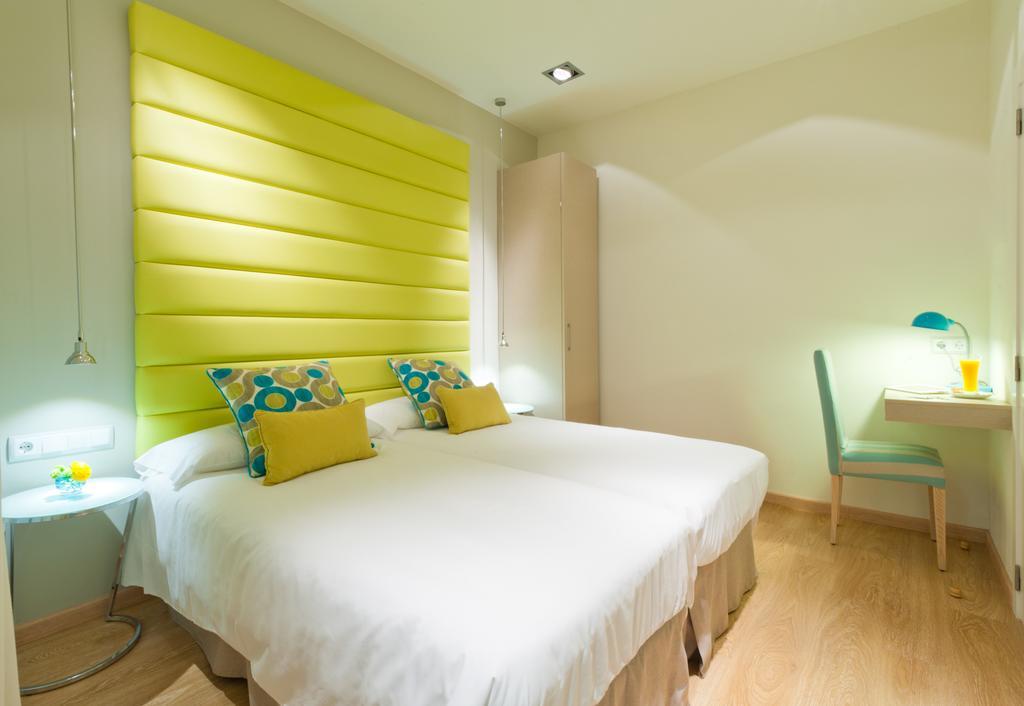 Standard Double or Twin Room,159555588:JPEG