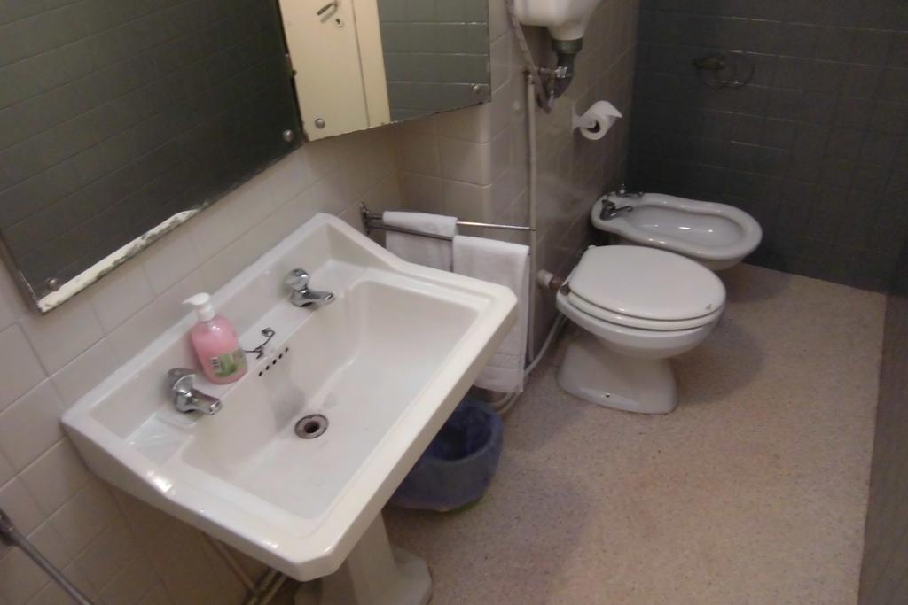 Doppel-/Zweibettzimmer mit eigenem Bad