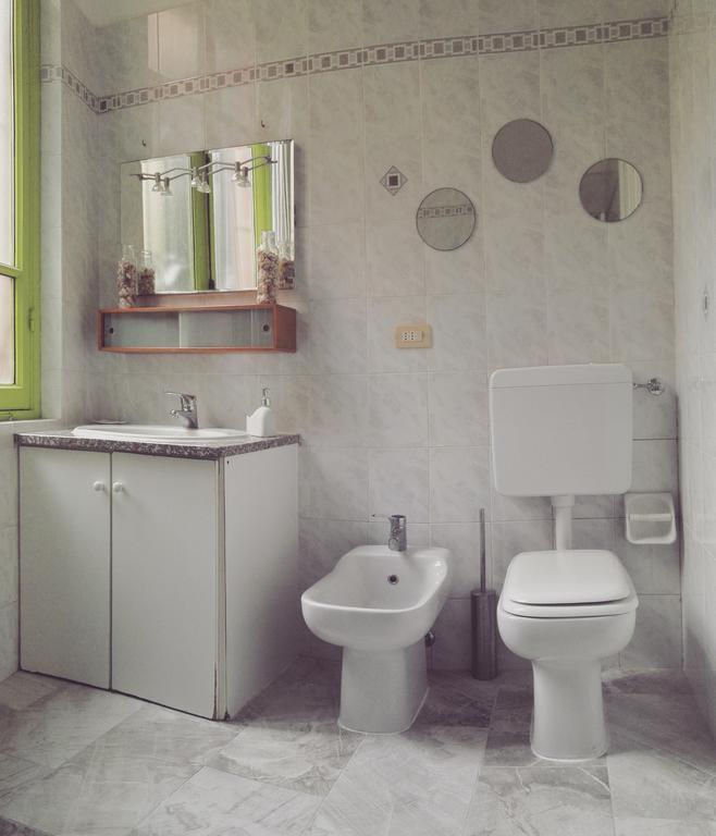 Camera Matrimoniale con Bagno in Comune