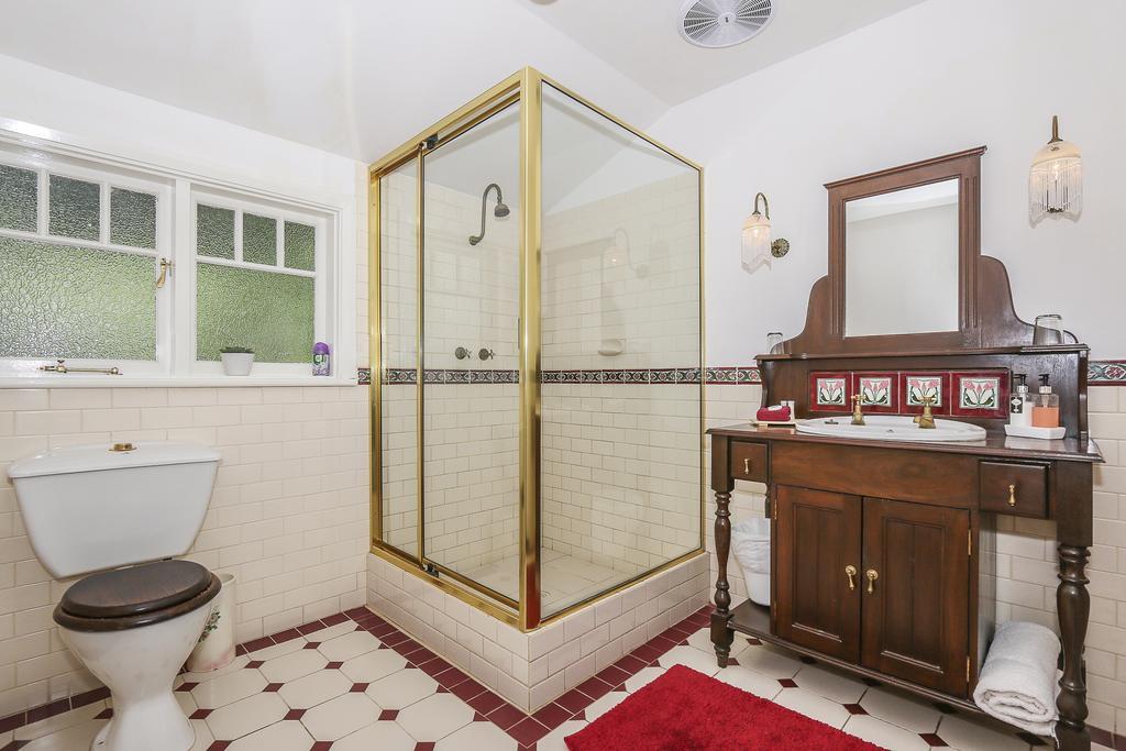 The Spring Queen Suite