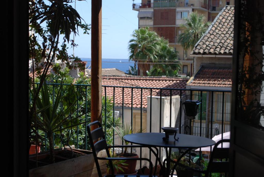 Standard Triple Room with Sea View