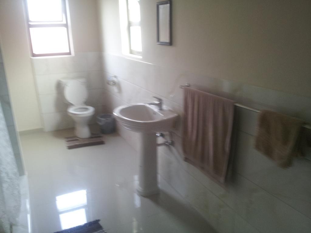 Economy Triple Room with Shared Bathroom