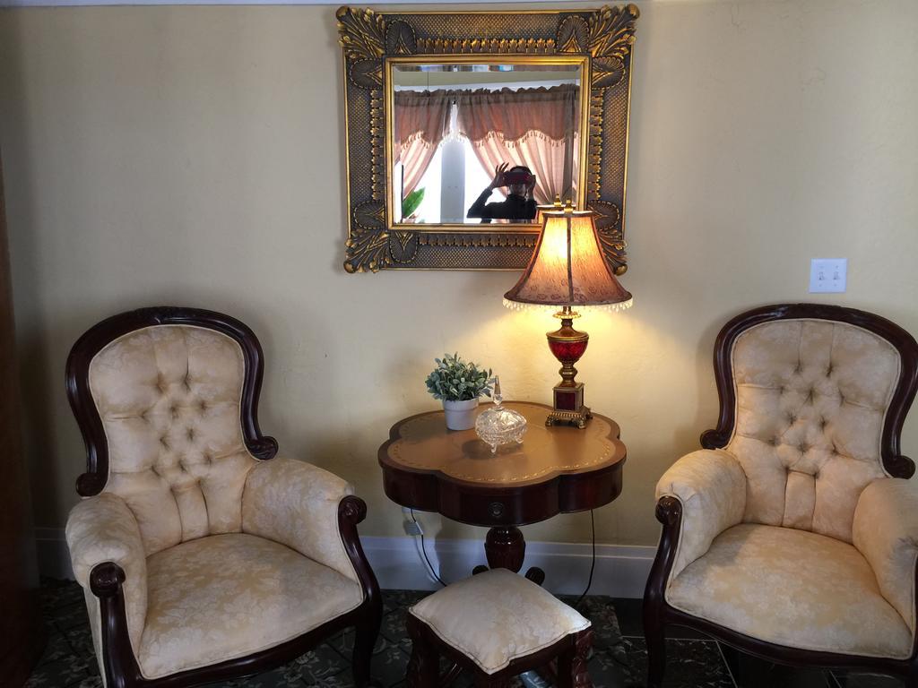 Deluxe Suite with Spa Bath