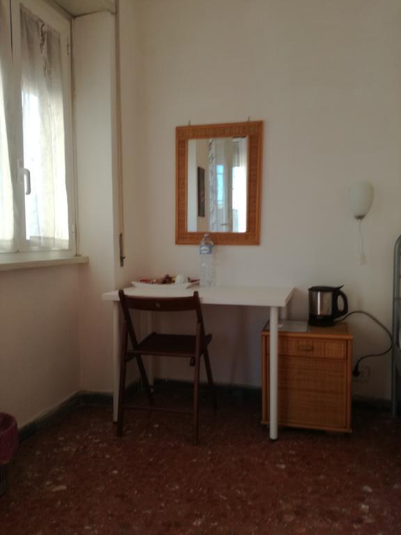 Single Room with Shared Bathroom,449104068:JPEG