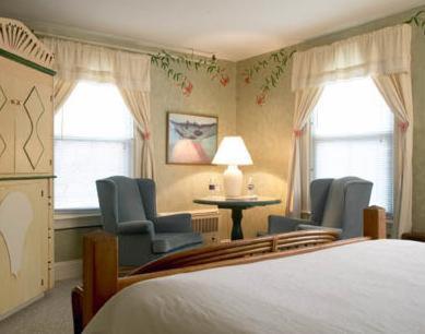 Standard Queen Room