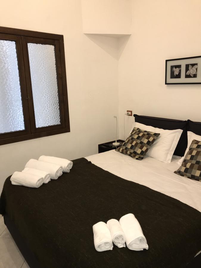 Camera Matrimoniale Standard con Letto Supplementare