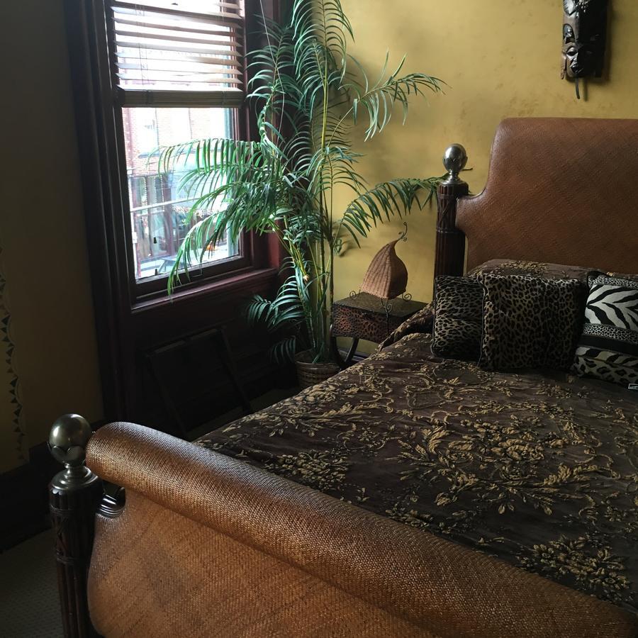 Deluxe Queen Suite