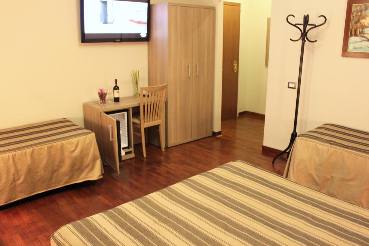 Deluxe Quadruple Room,530880510:JPEG