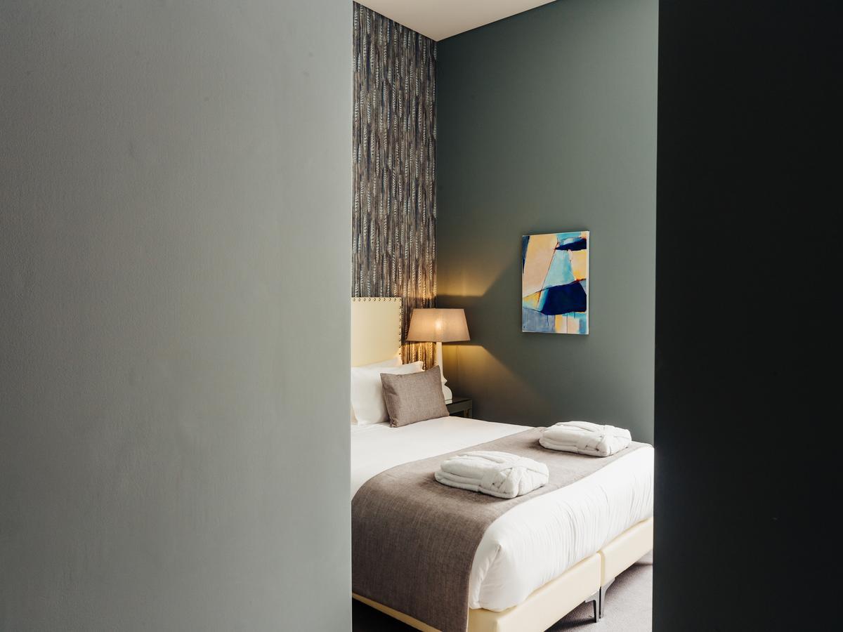 Small Double Room,532195590:JPEG