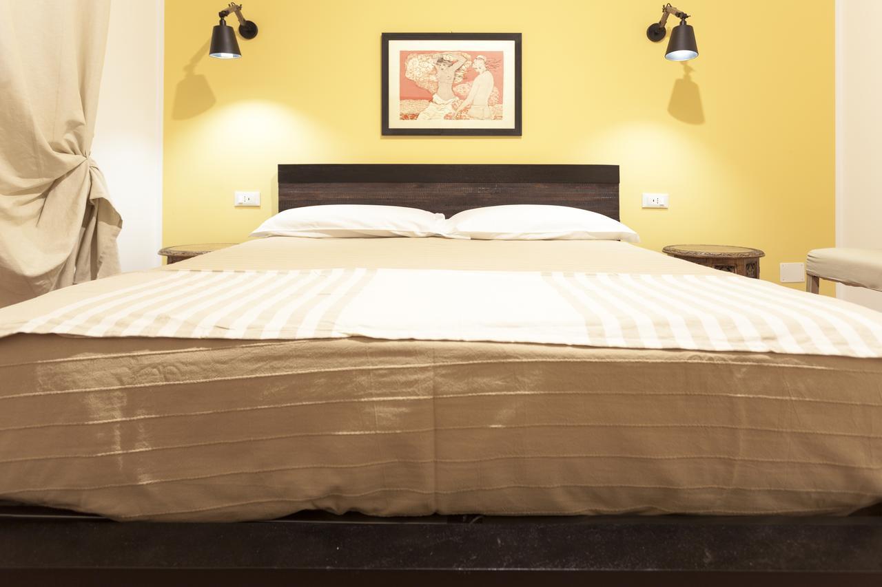 Double Room with Private External Bathroom,535911612:JPEG
