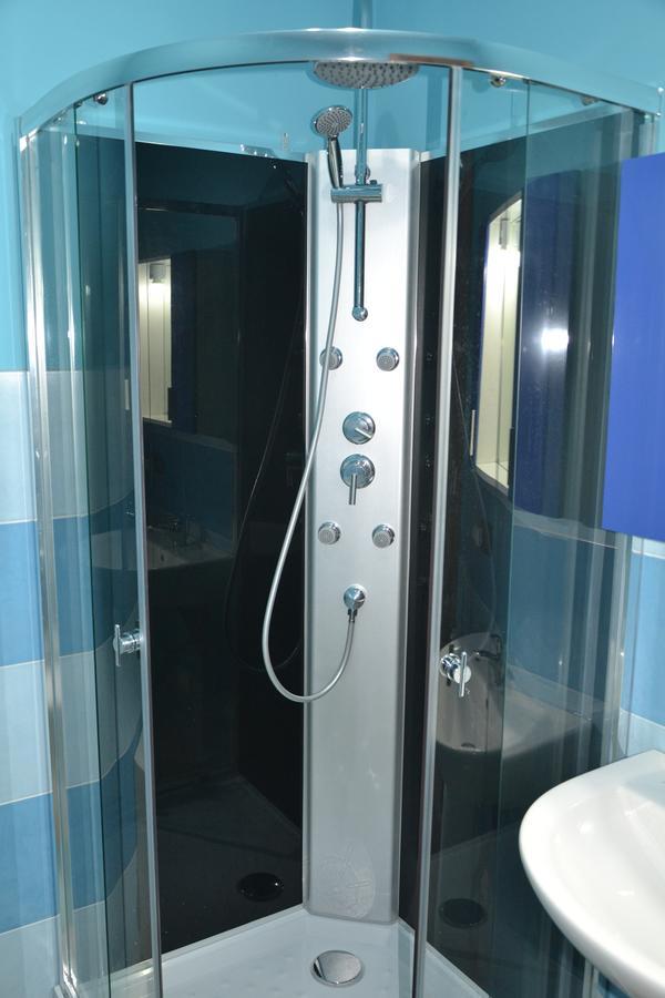 Executive Triple Room Private Bathroom