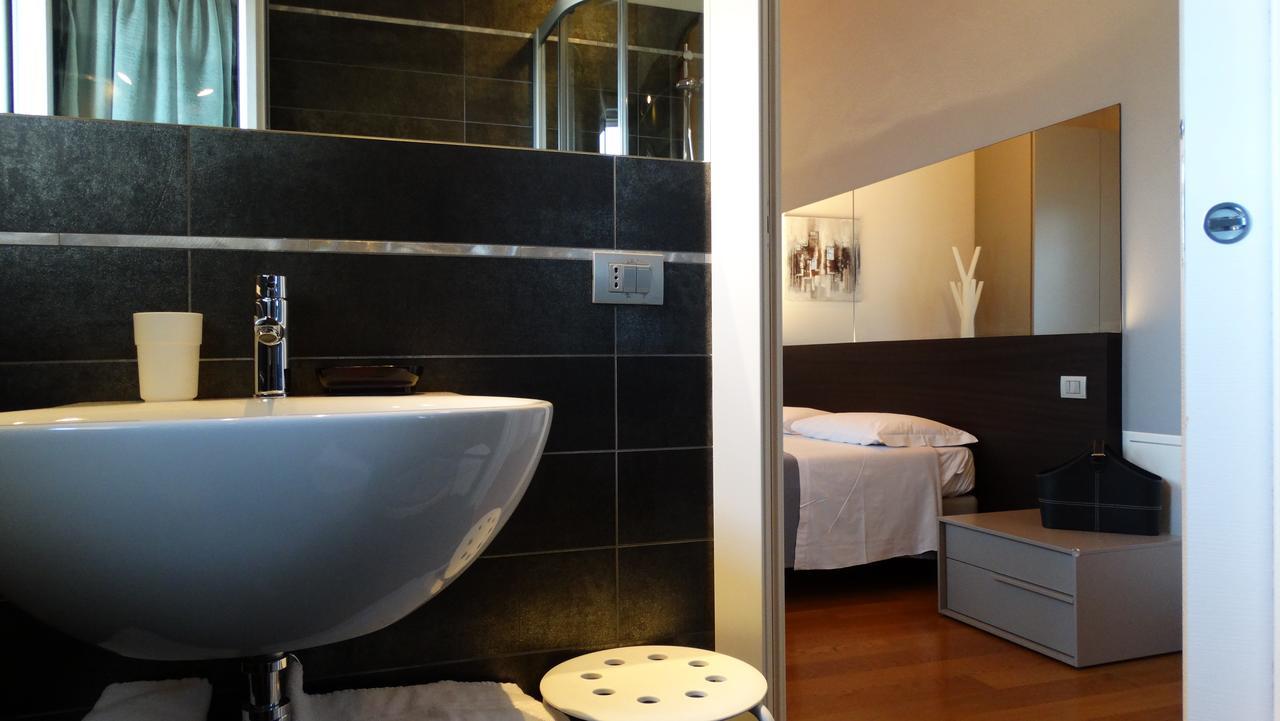 Large Double Room,538748232:JPEG