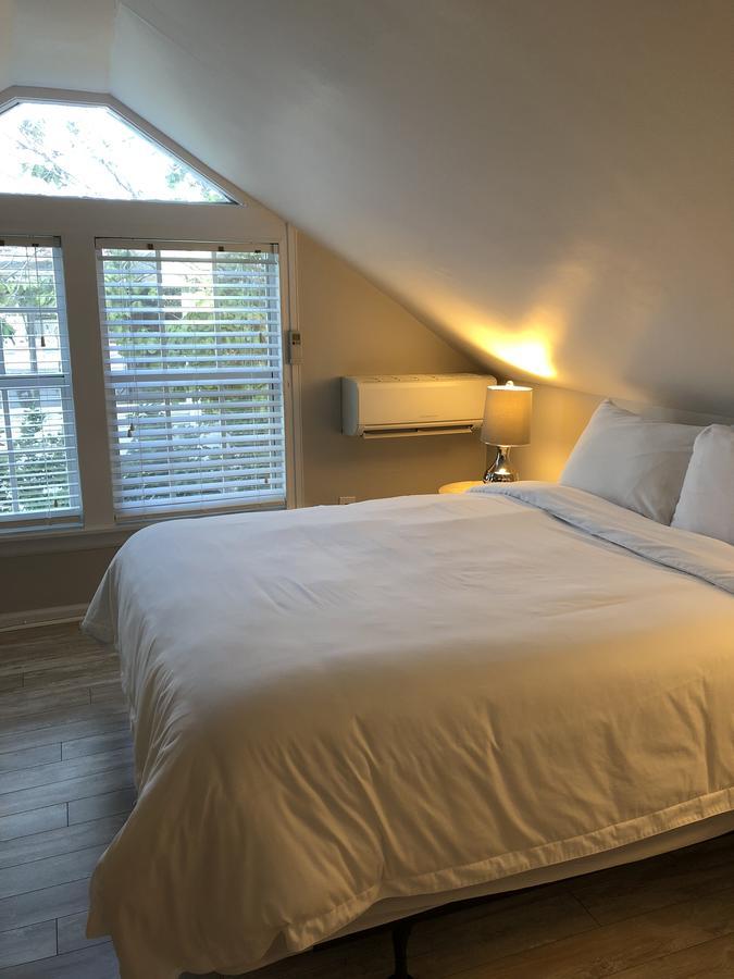 Small Double Room,645800220:JPEG