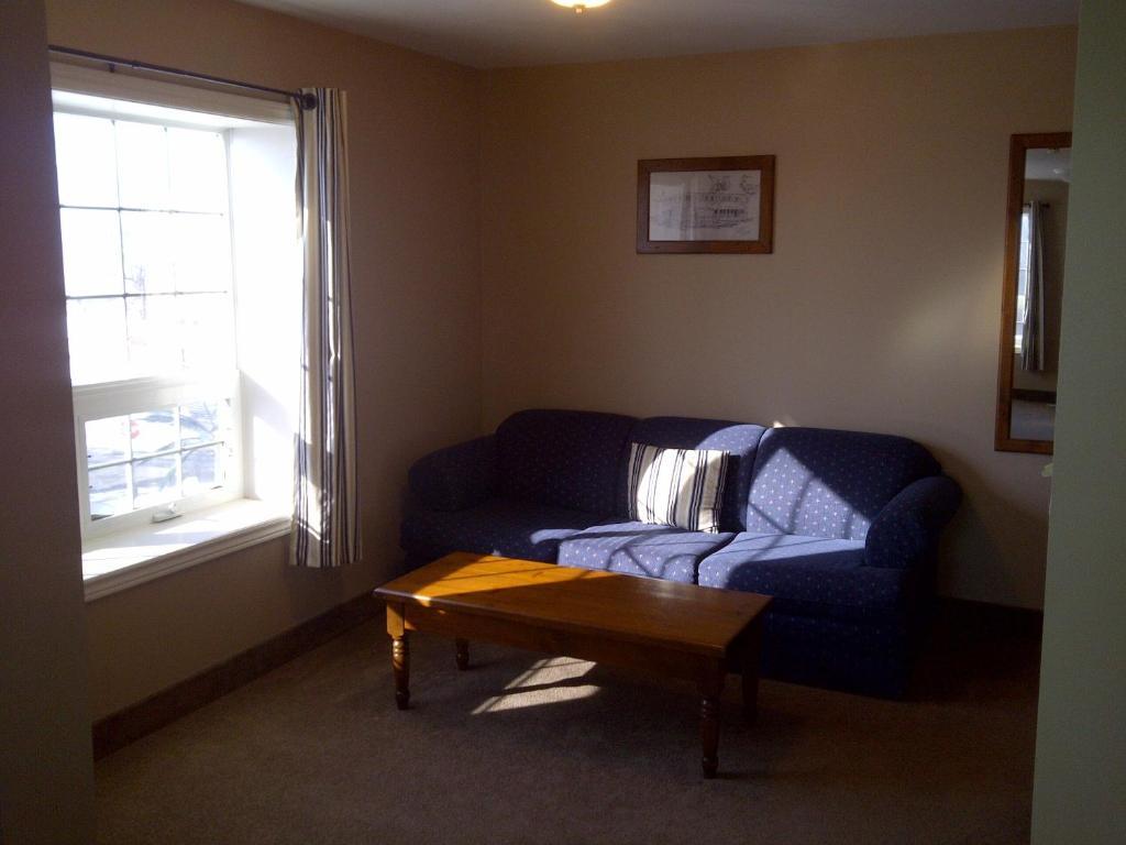 Double Room with Private External Bathroom,136663578:JPEG