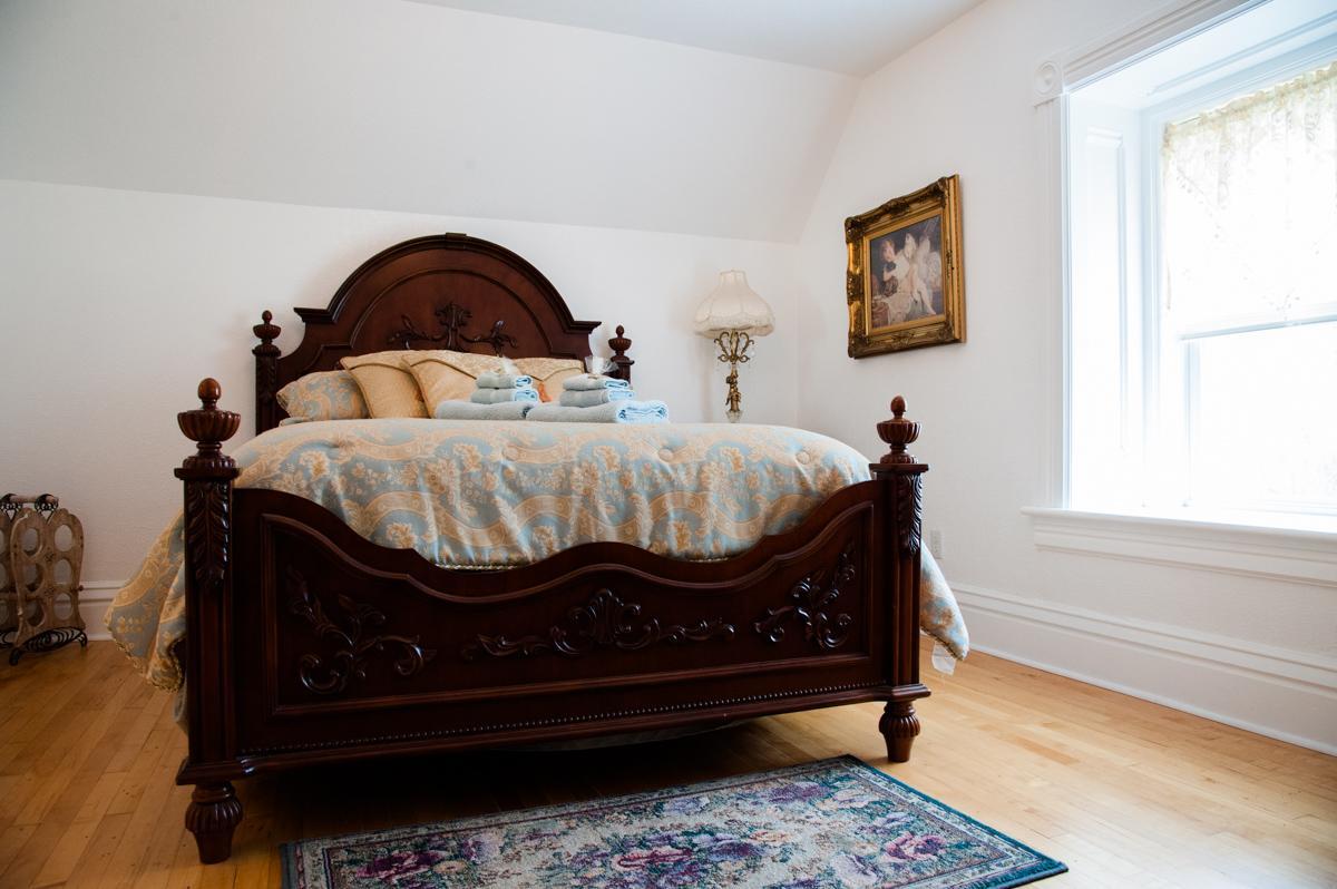 Deluxe Queen Room
