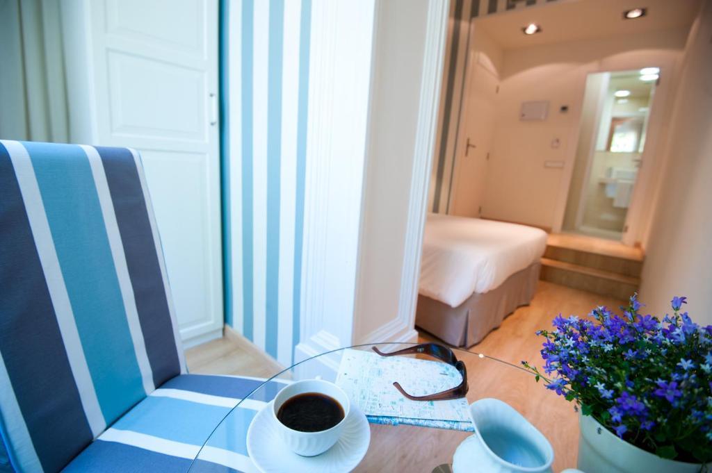 Double or Twin Room with City View,159555531:JPEG