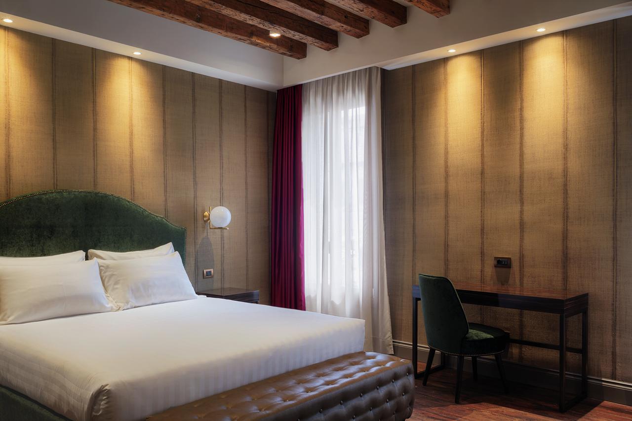 Junior Suite with Canal View,586960527:JPEG