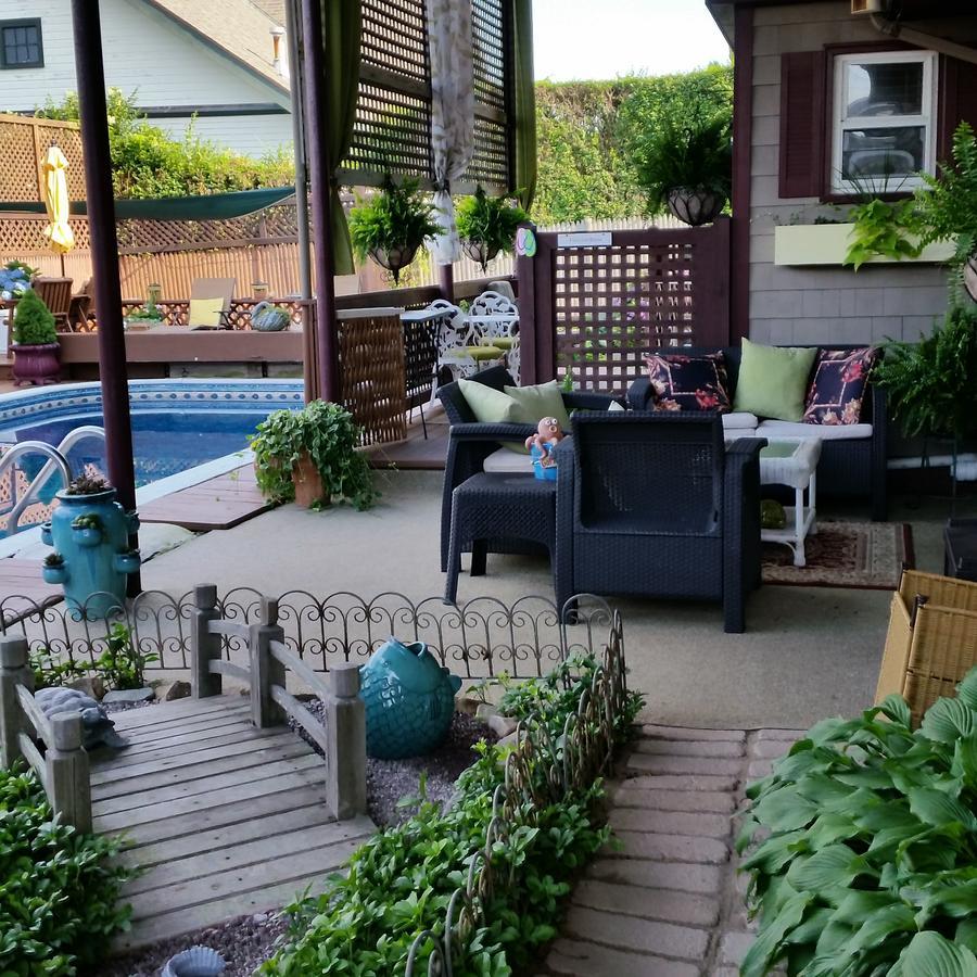 Poolside Suite