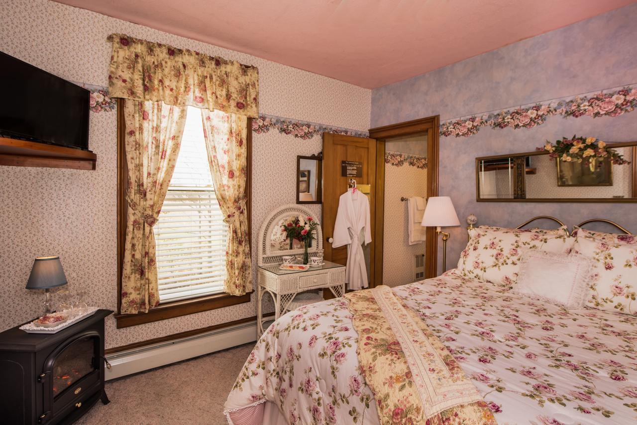 Queen Room without