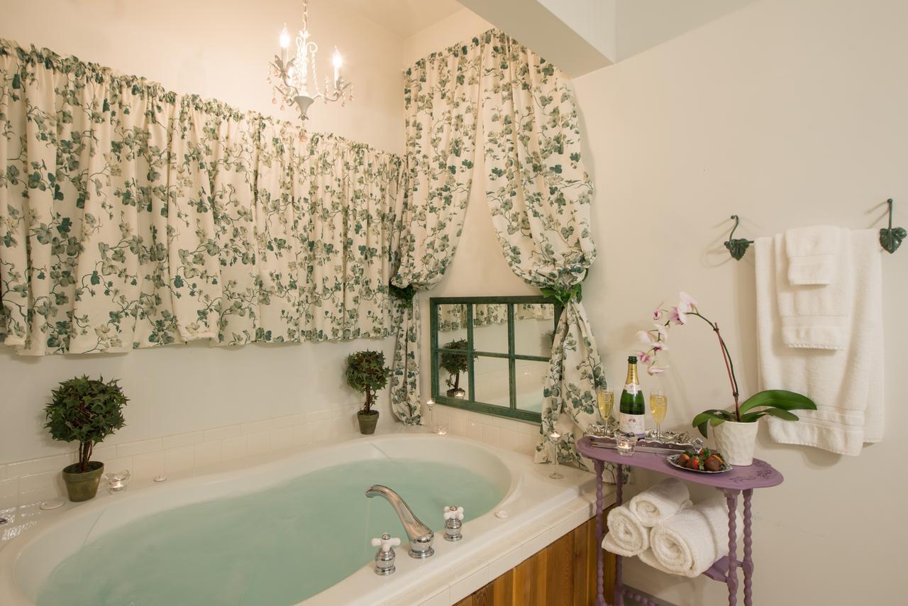Double Room Spa Bath