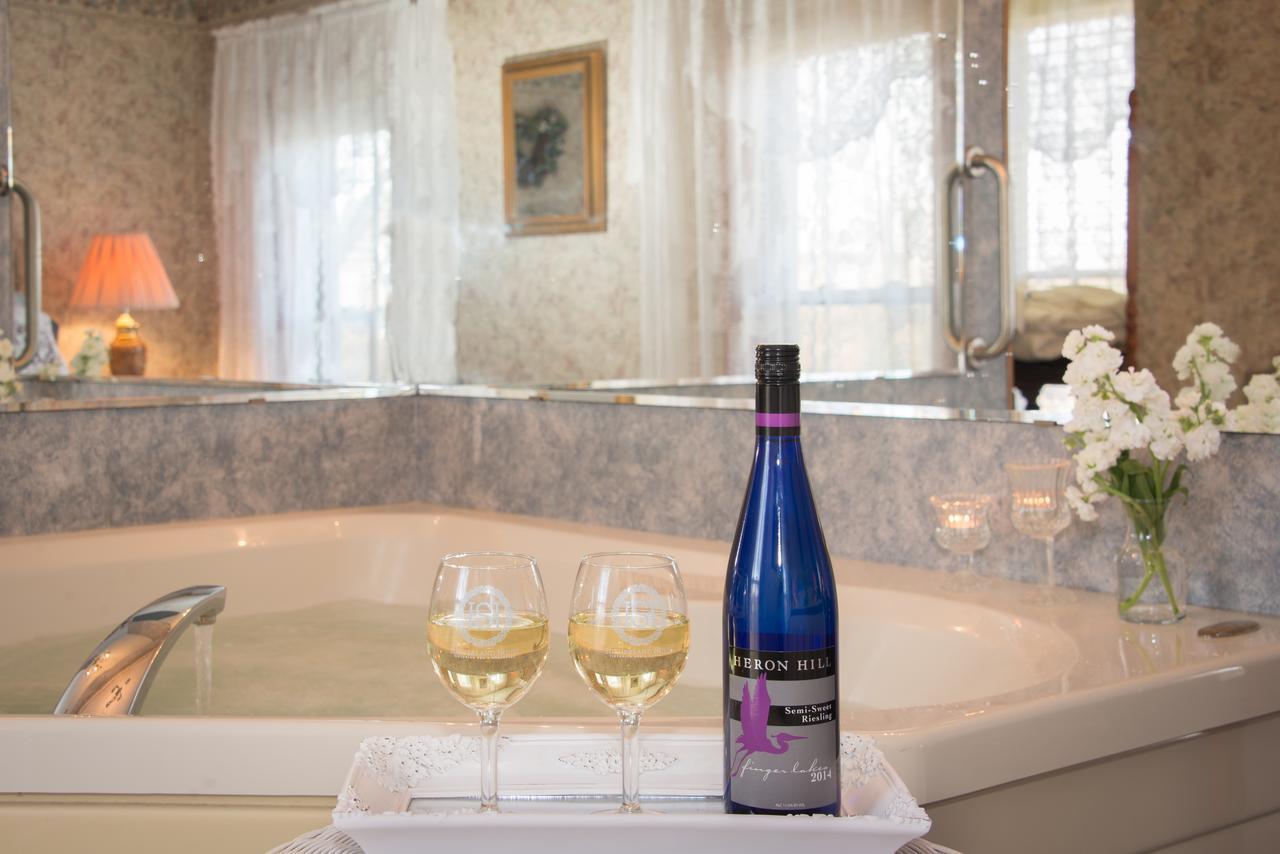 King Room Spa Bath