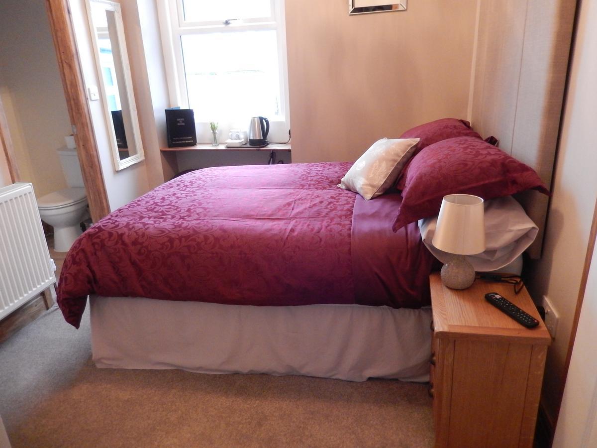 Double Room with Private Bathroom (1st Floor)