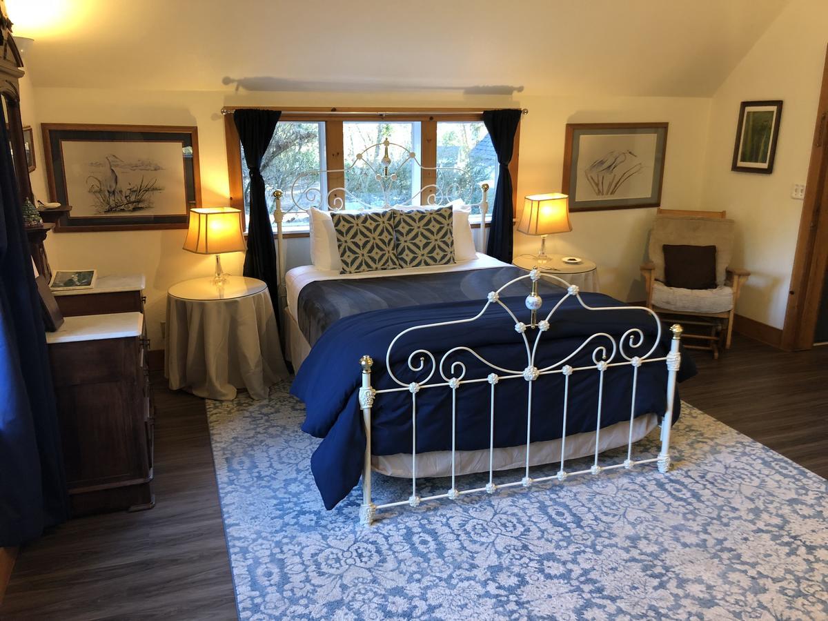 Queen Room with Garden View