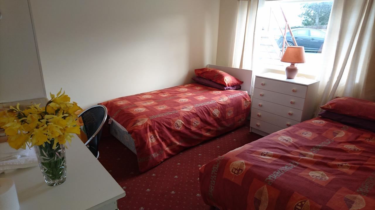 Budget Double or Twin Room with Shared Bathroom