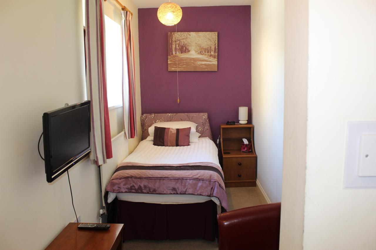 Single Room with Private Bathroom