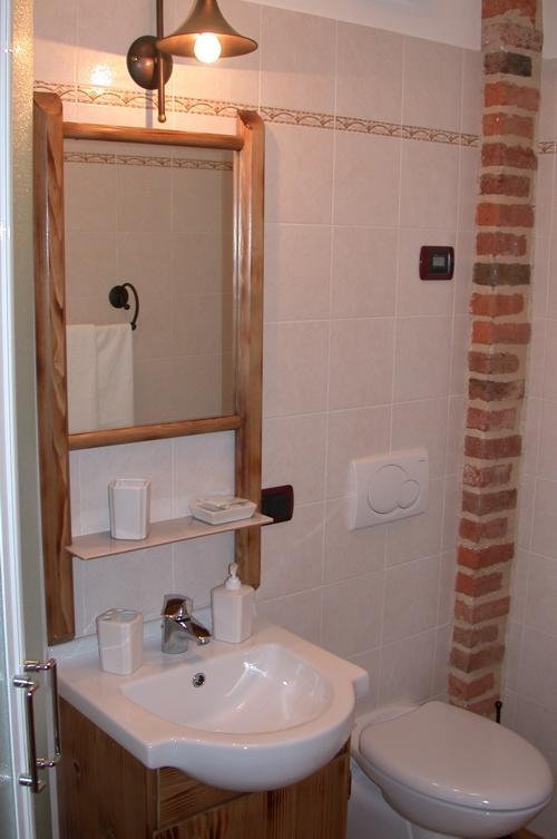 Single Room,613533045:JPEG
