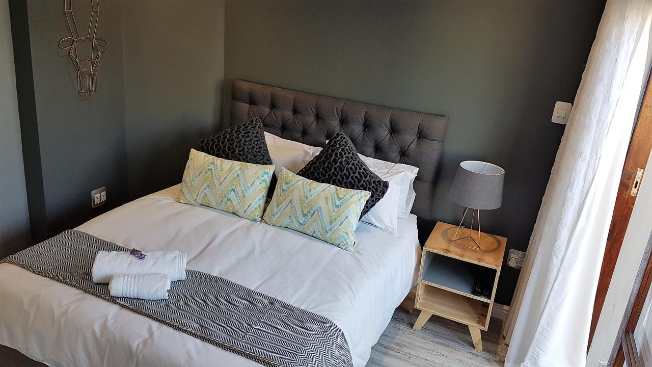 Queen Room with Garden View,614184390:JPEG