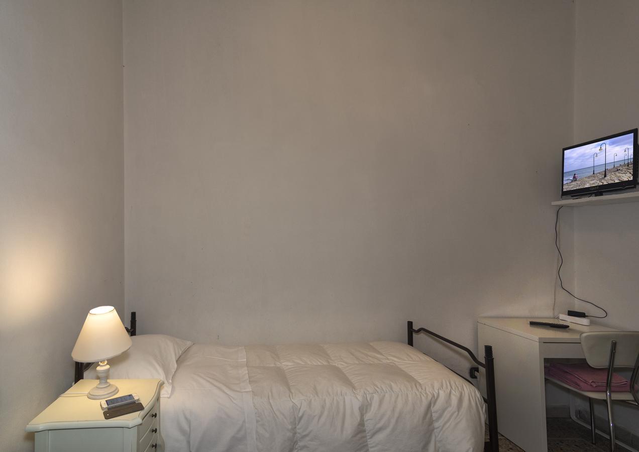 Single Room,614306430:JPEG