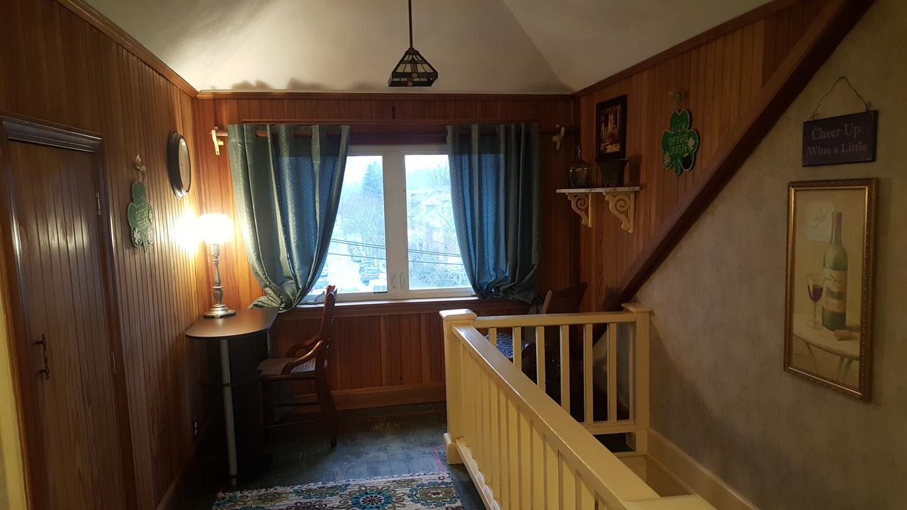 Quadruple Room with Private Bathroom