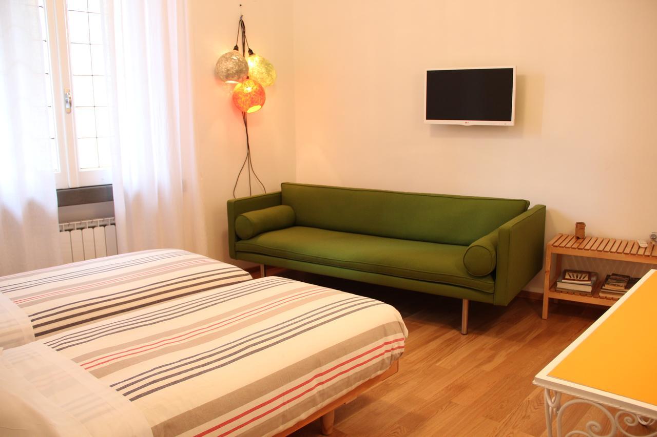 Camera Matrimoniale con Letto Supplementare