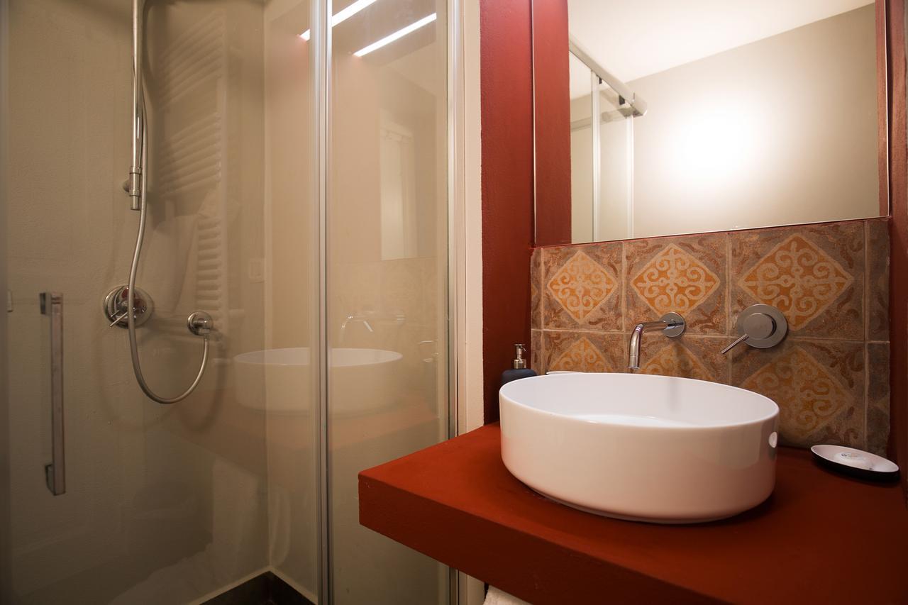 Camera Matrimoniale Deluxe con Bagno Privato Esterno e Vista Mare