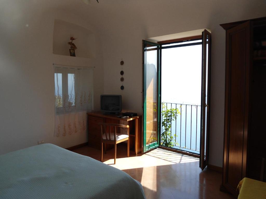 Economy Room,64889941:JPEG