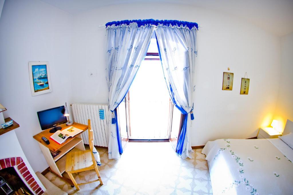 One-Bedroom Apartment with Sea View,110253738:JPEG