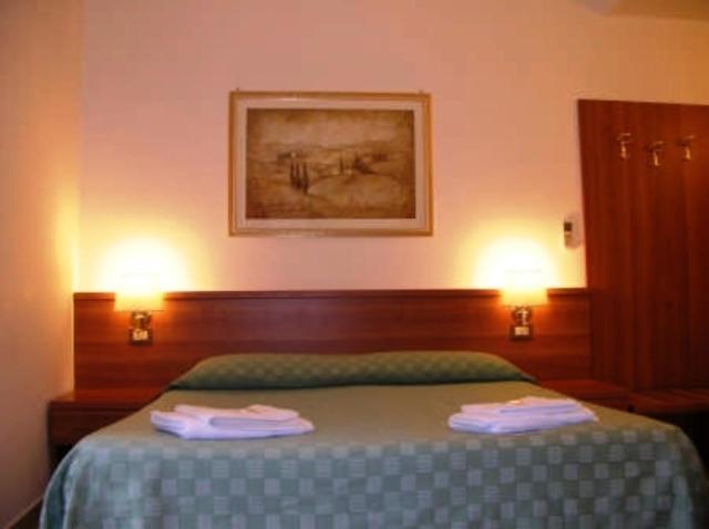 Double or Twin Room Private Bathroom,81232137:JPEG
