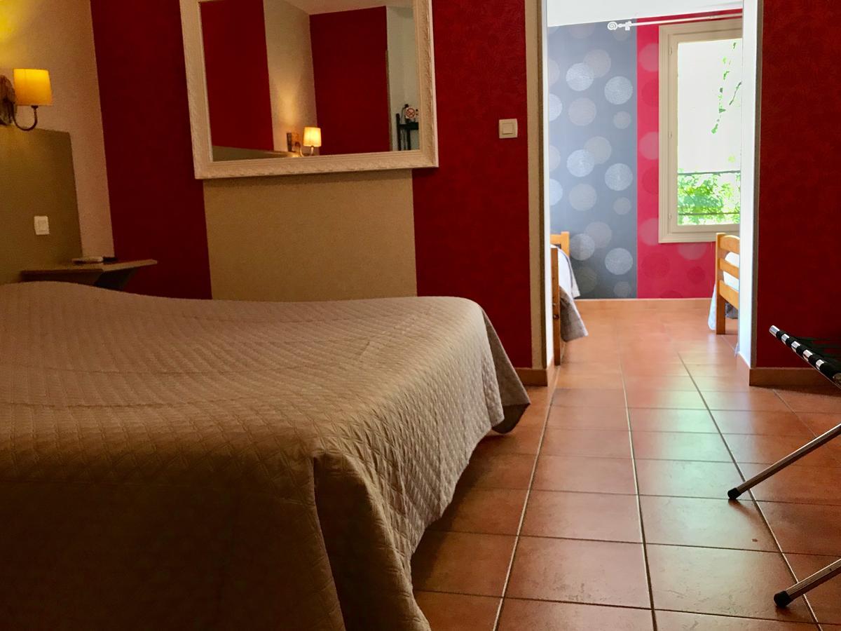 Family Room with Medieval City View,665095887:JPEG