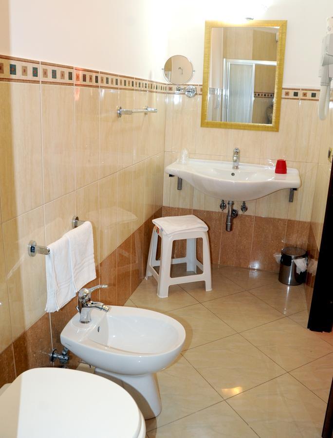 Budget Double or Twin Room,665447253:JPEG