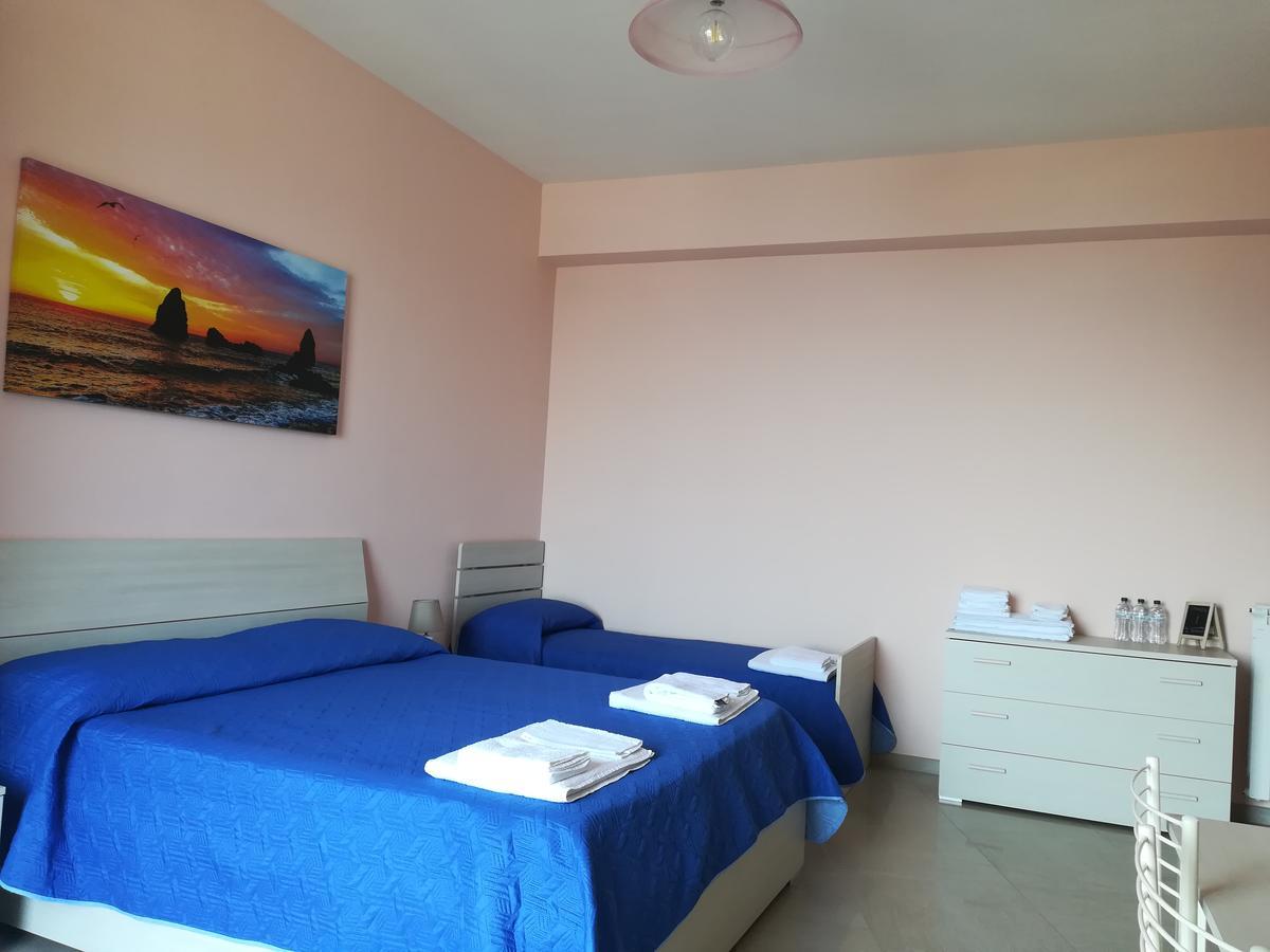 Deluxe Triple Room Sea View