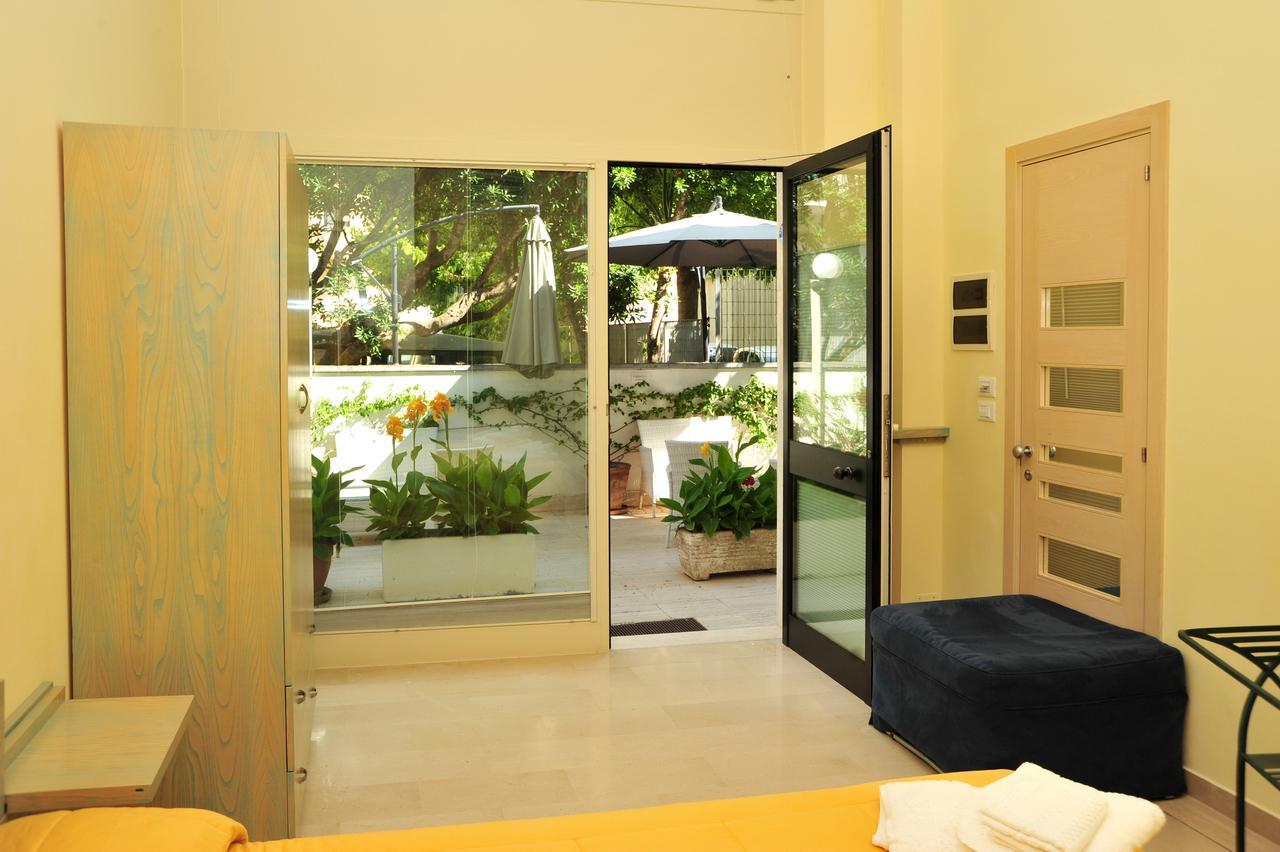 Double or Twin Room Kitchenette