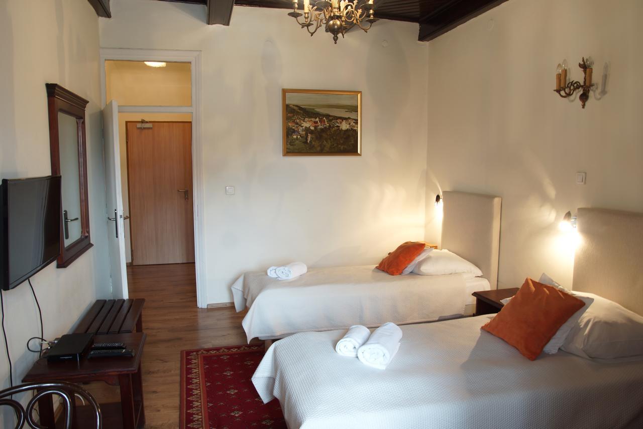 Double or Twin Room (24),779887398:JPEG