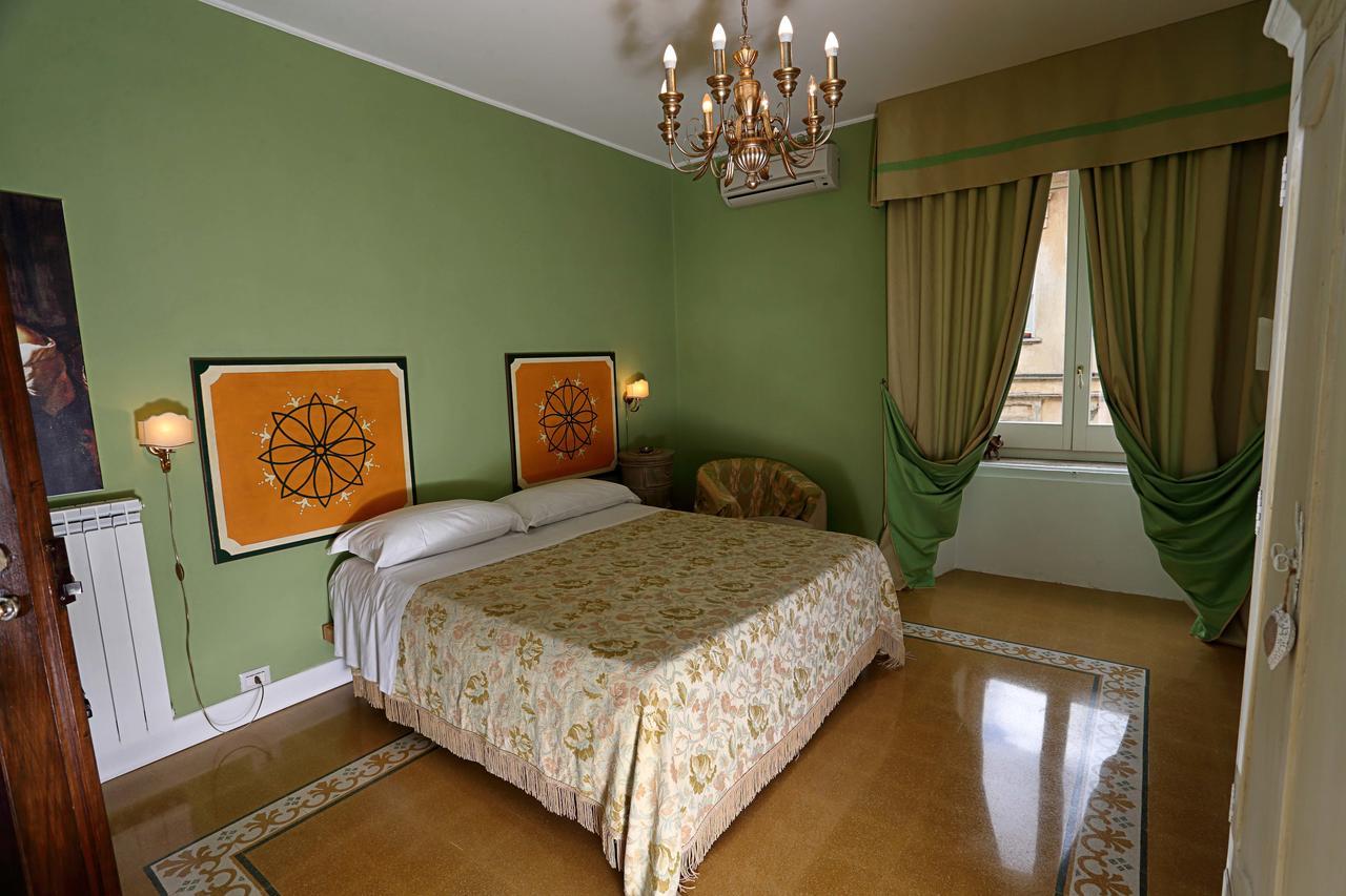 Budget Double or Twin Room,668217789:JPEG