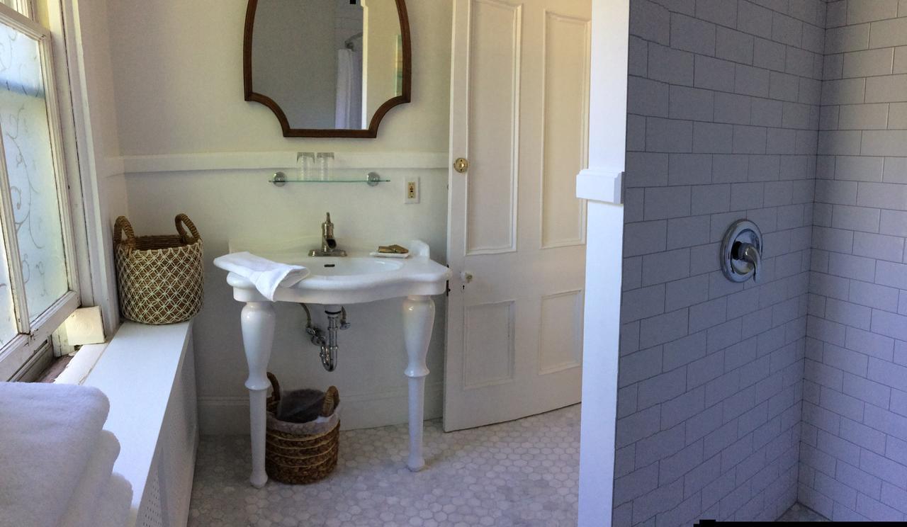 Queen Suite with Sea View