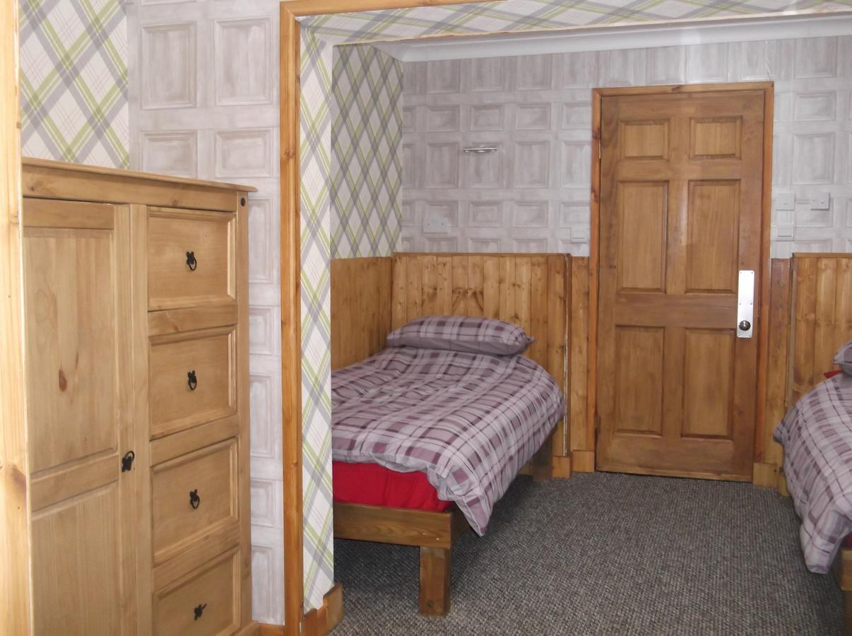 Twin Room with Private Bathroom