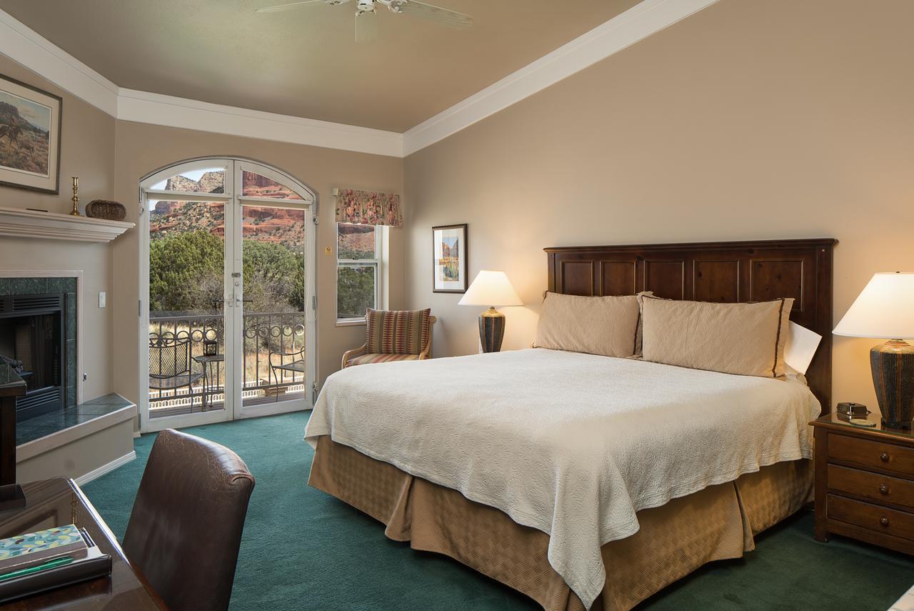 King Room - Spanish Bayonet