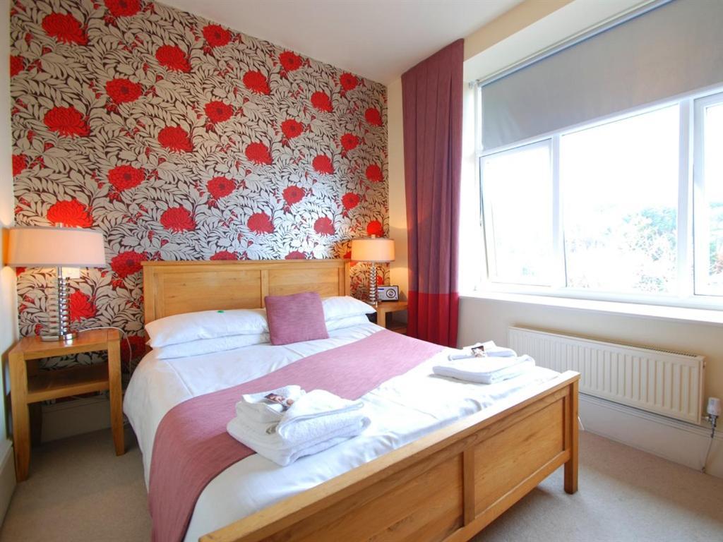 Deluxe Double Room Bath,1152789777:JPEG