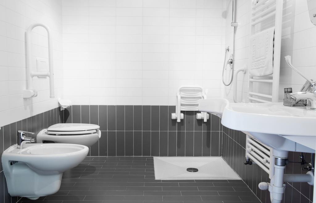 Camera Tripla