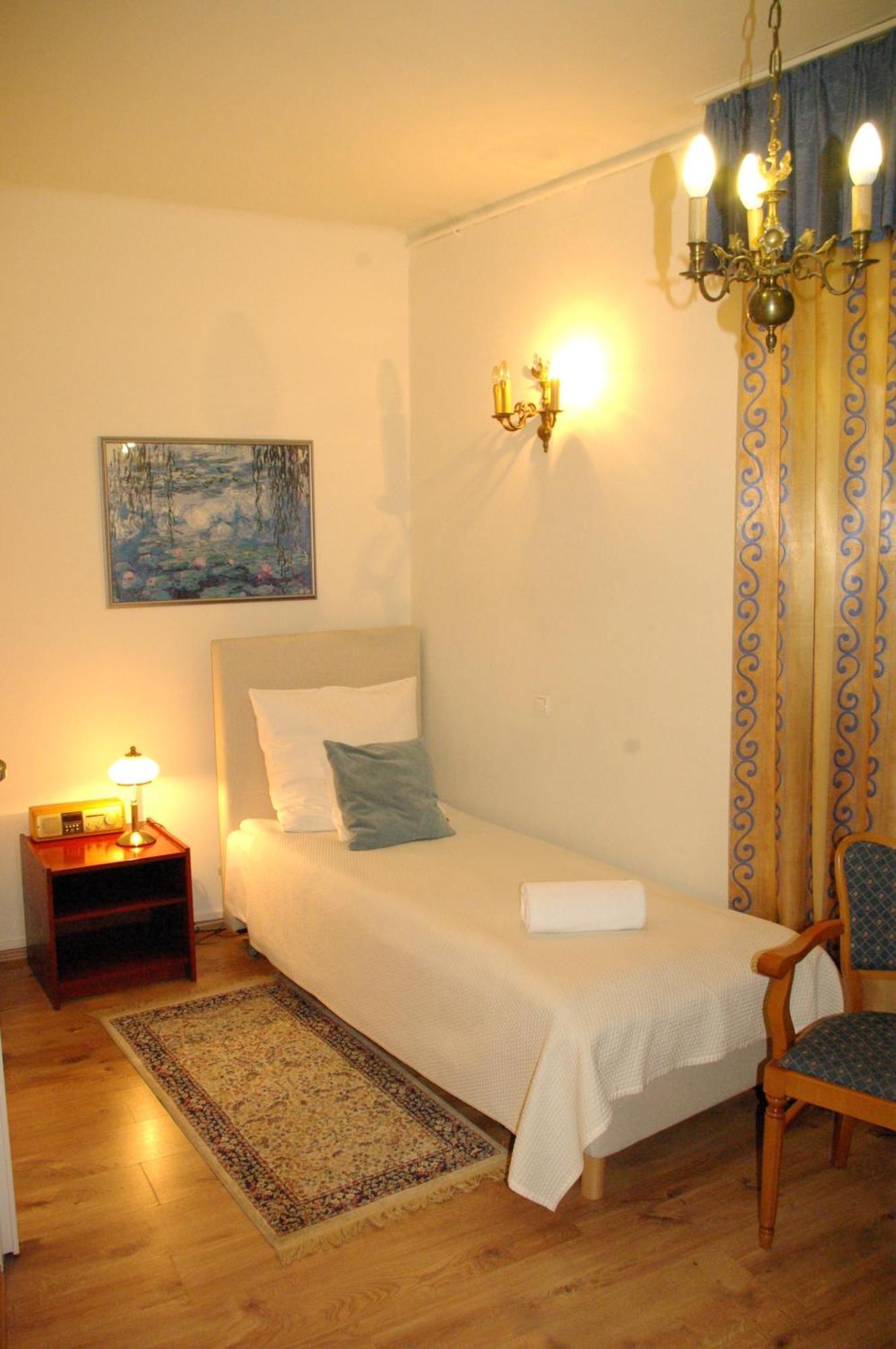 Single Room with Royal Castle View (28),762450616:JPEG